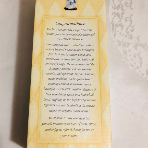❤️ Mallorca Porcelain Figurine —Collectors item - Picture 4 of 6